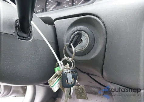 1998 Toyota Camry Le из США, поврежденный, VIN 4T1BG22KXWU360078